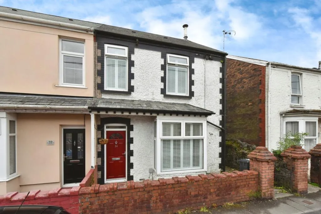 4 bed Semi-Detached