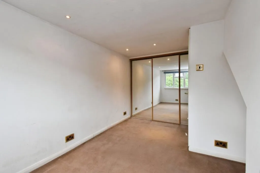 4 bed Semi-Detached