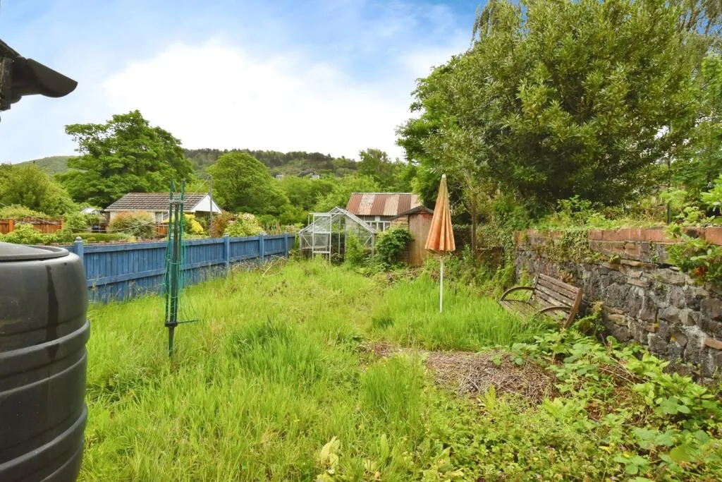 4 bed Semi-Detached