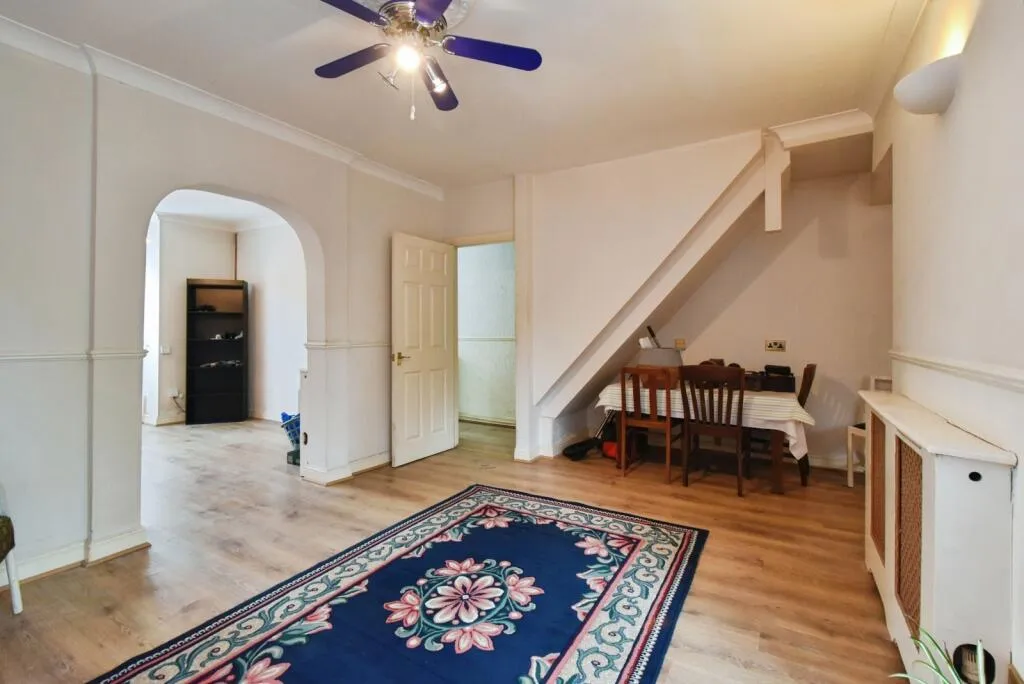 4 bed Semi-Detached
