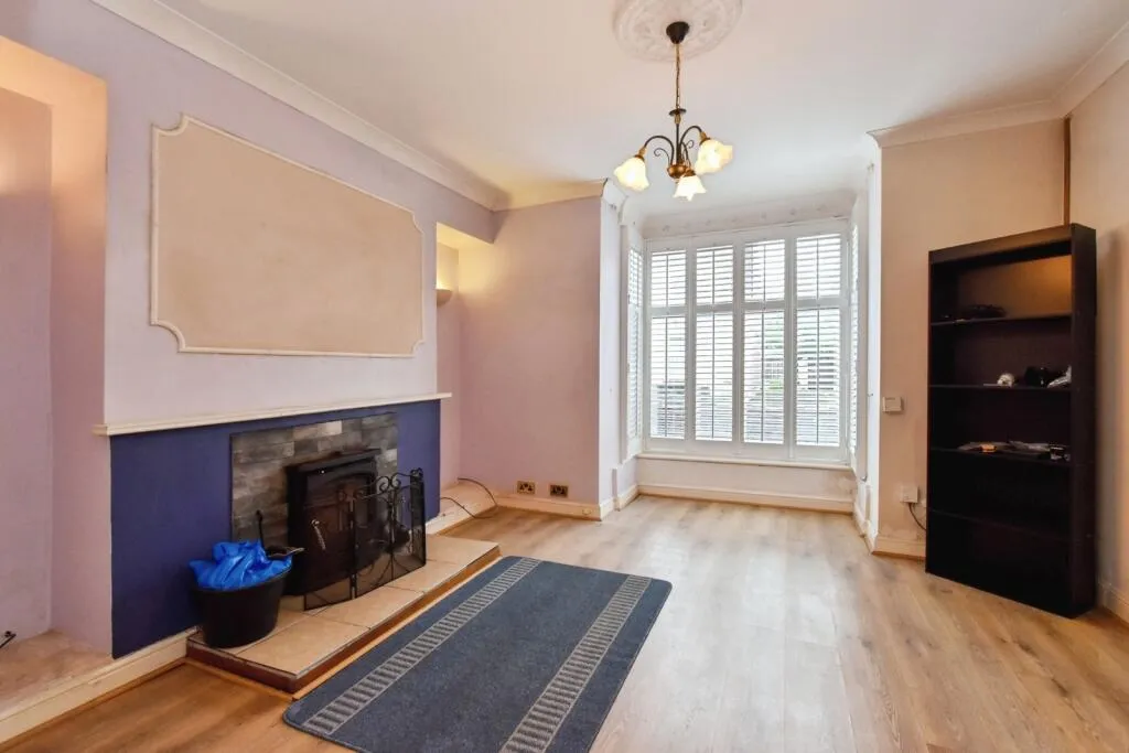 4 bed Semi-Detached