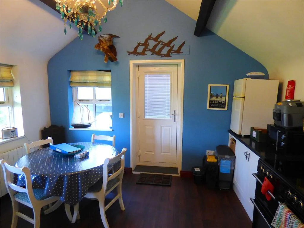 2 bed House