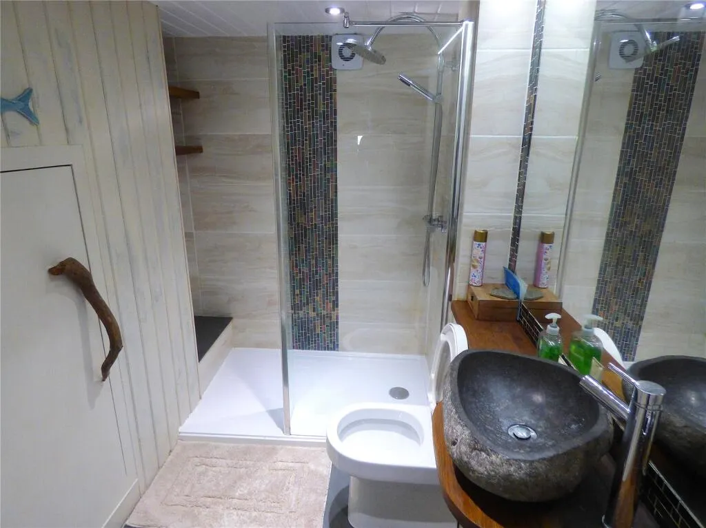 2 bed House