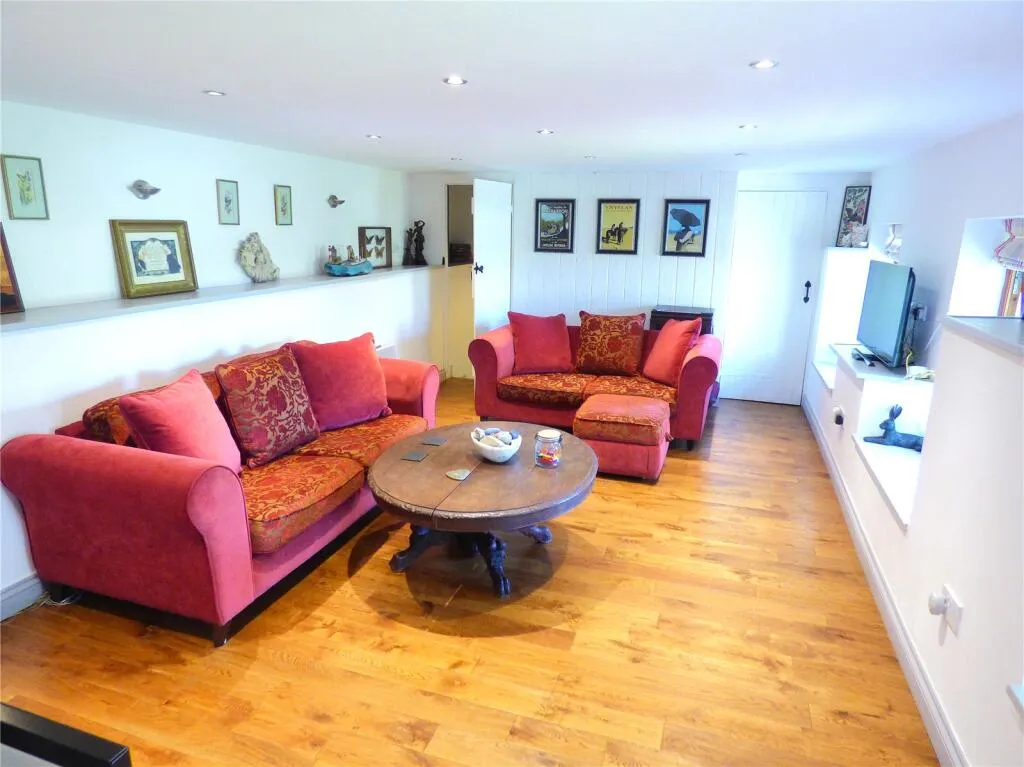 2 bed House