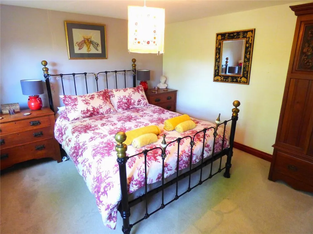 2 bed House