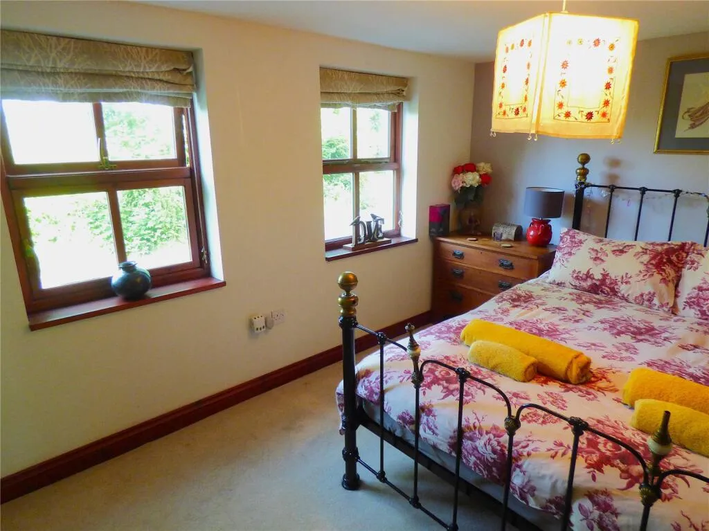 2 bed House