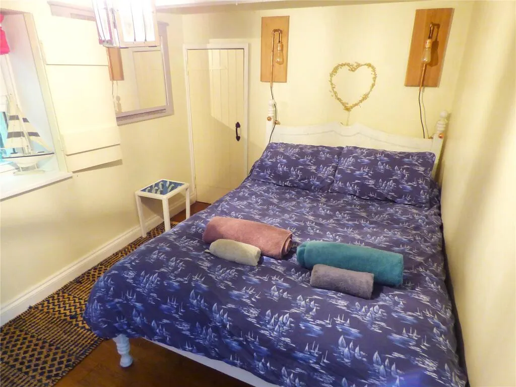 2 bed House