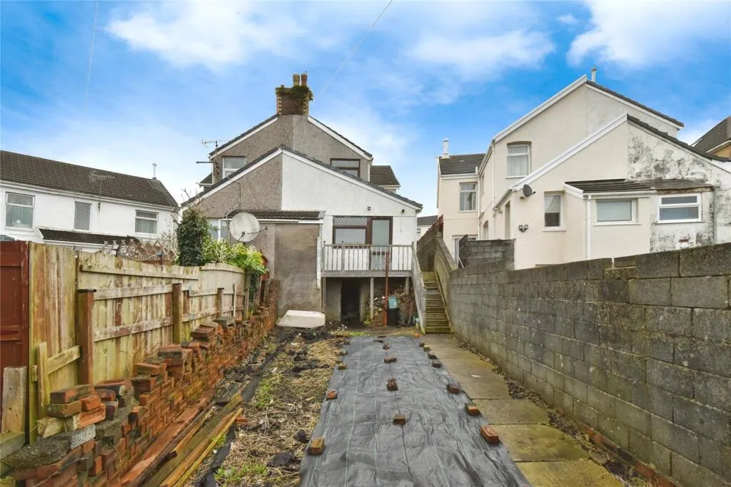 3 bed Semi-Detached