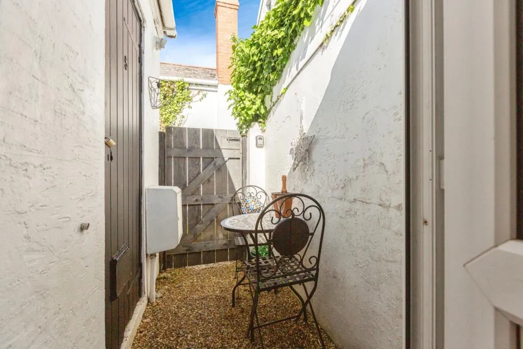 2 bed Terraced