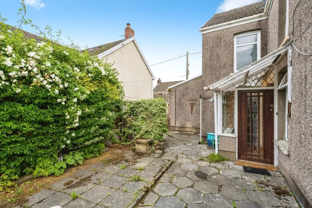 3 bed Semi-Detached