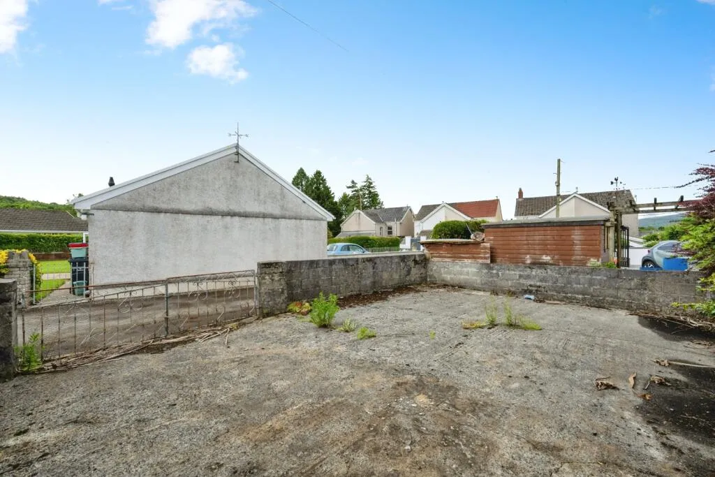 3 bed Semi-Detached