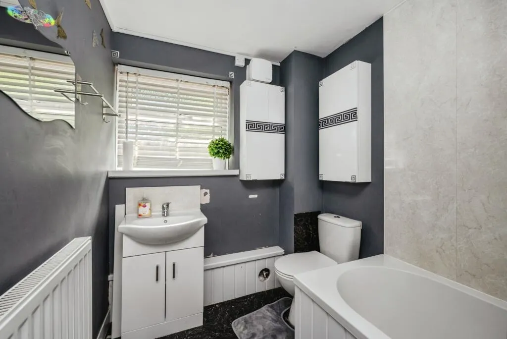 2 bed House