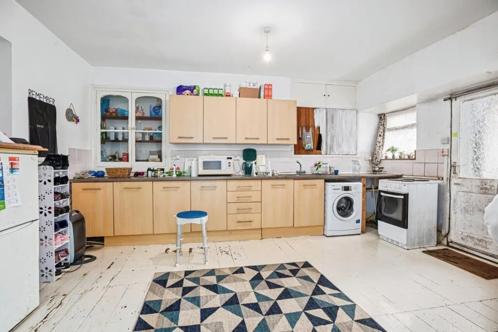 2 bed Detached