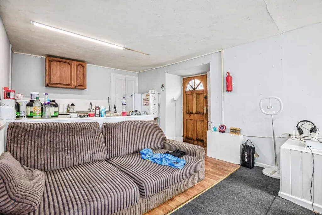 2 bed Detached