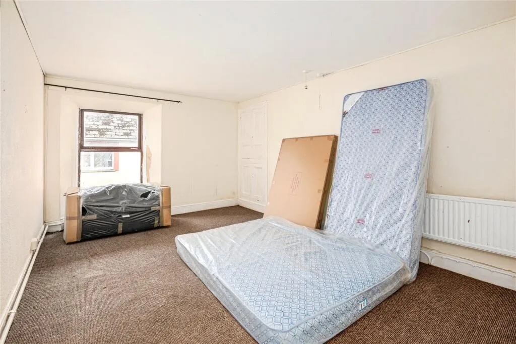 2 bed Detached