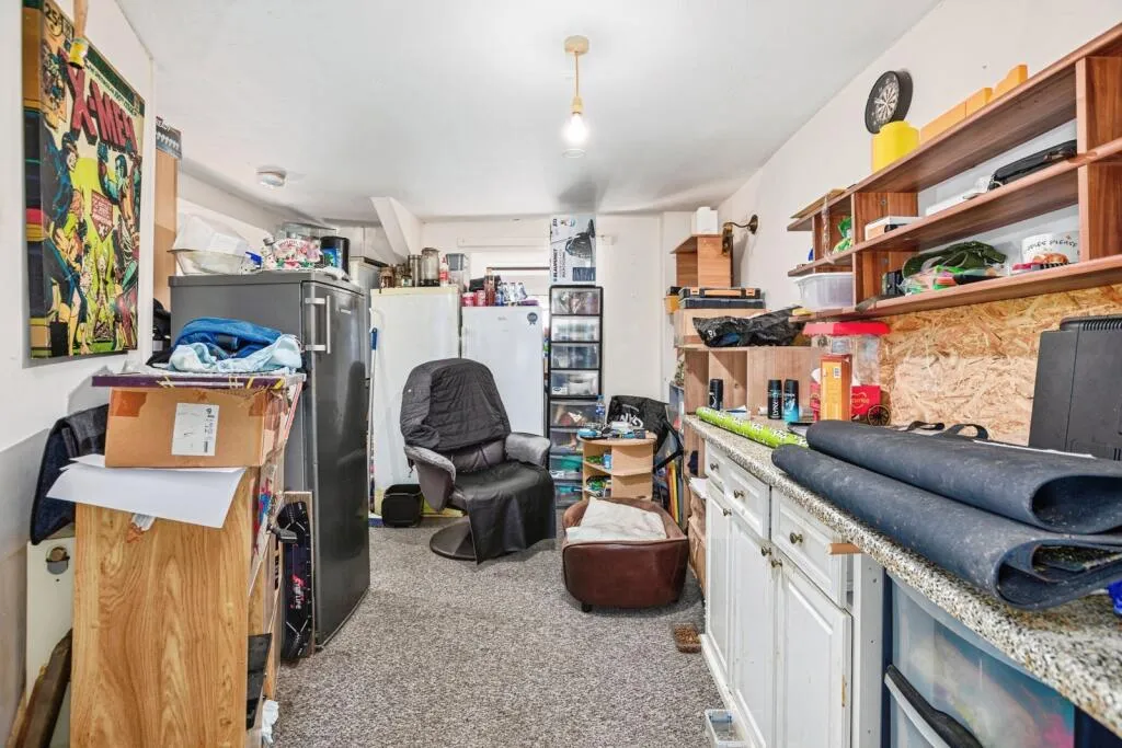 2 bed Detached