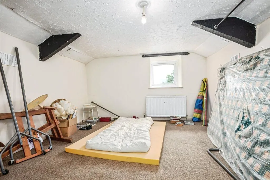 2 bed Detached