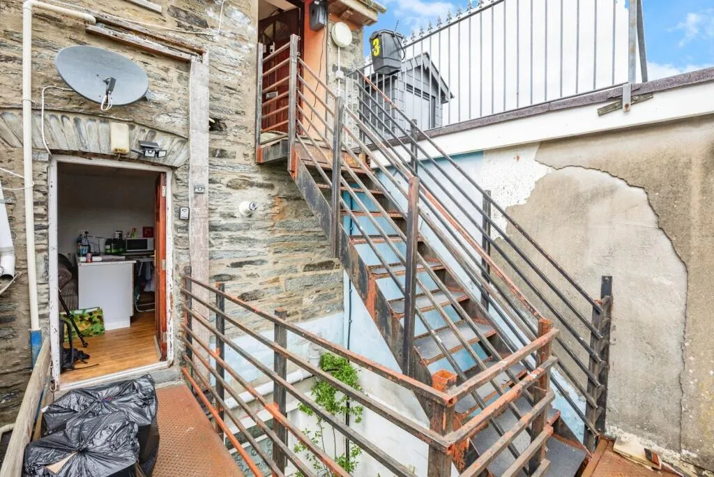 2 bed Detached