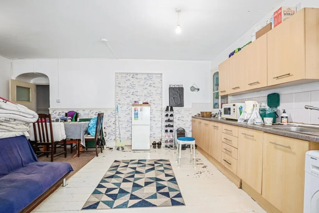 2 bed Detached