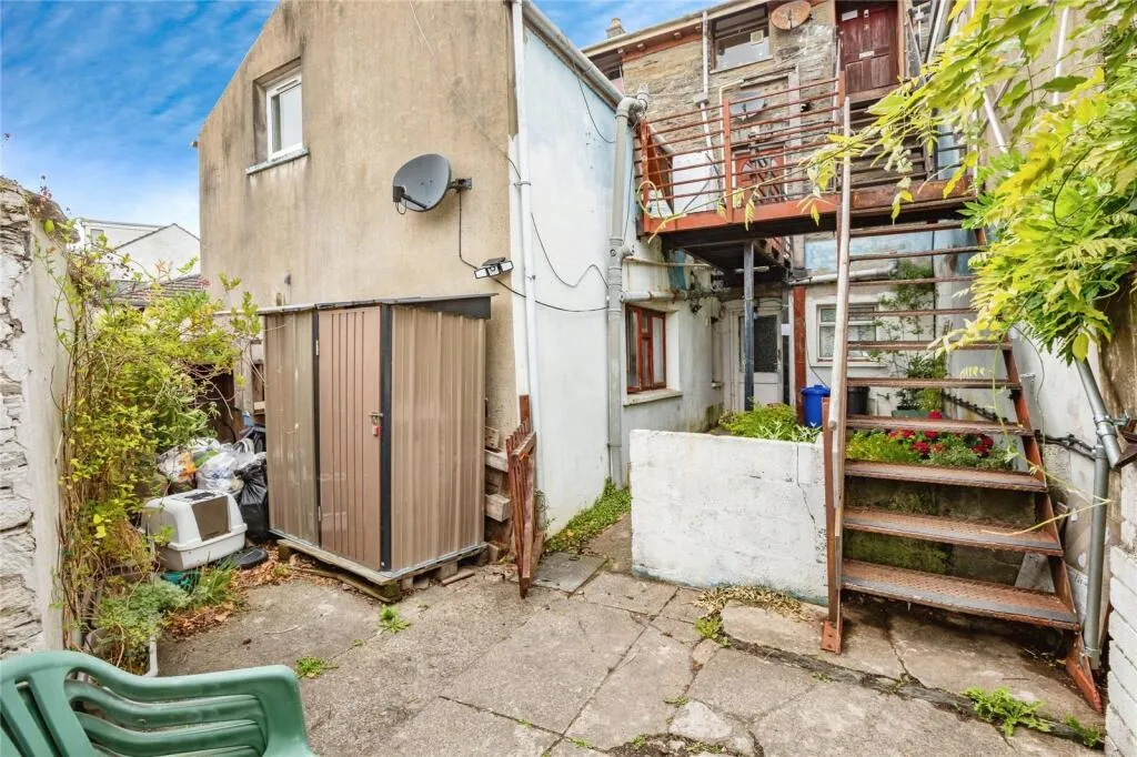 2 bed Detached