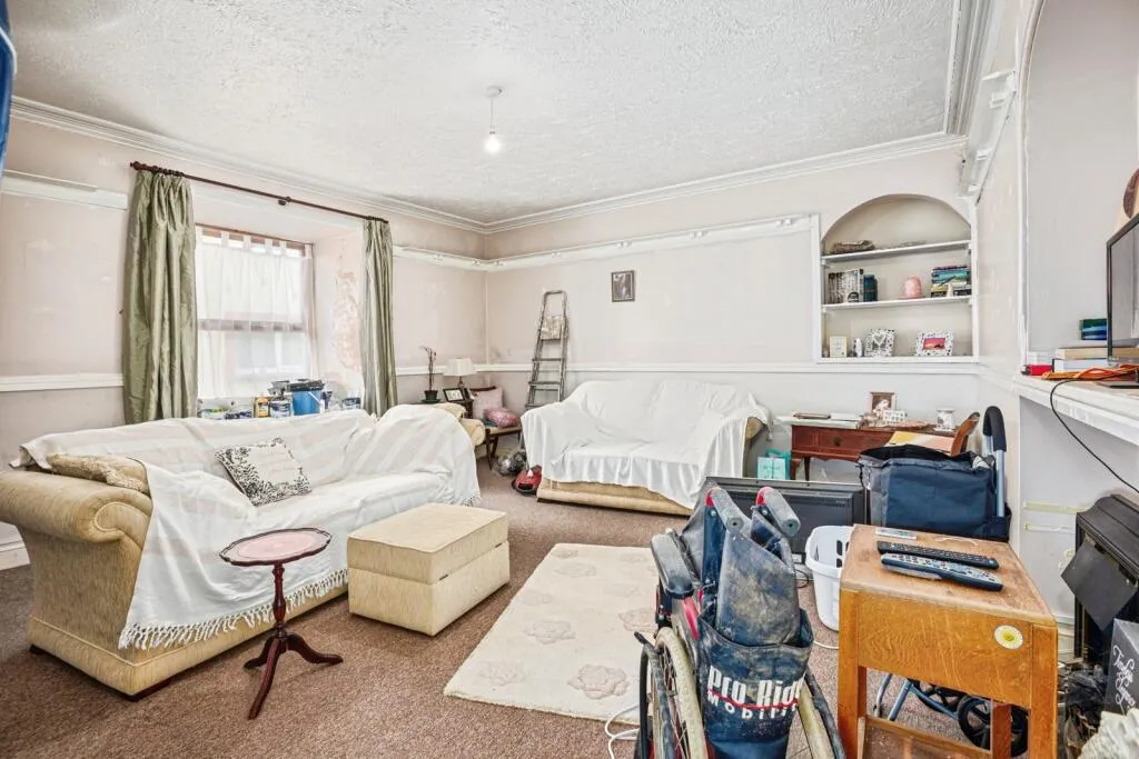 2 bed Detached
