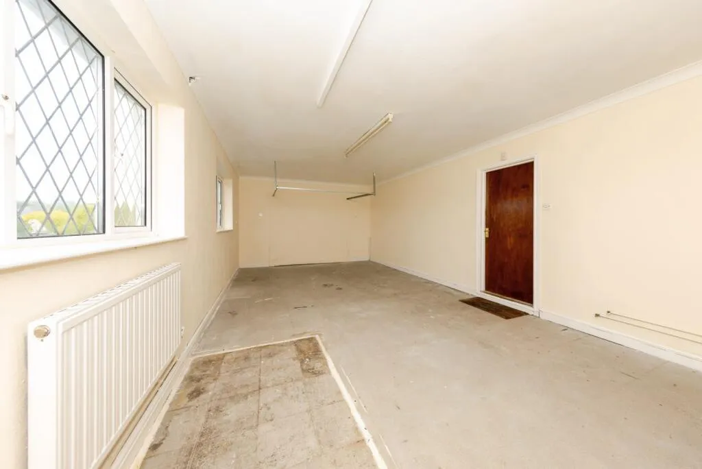 4 bed Detached Bungalow