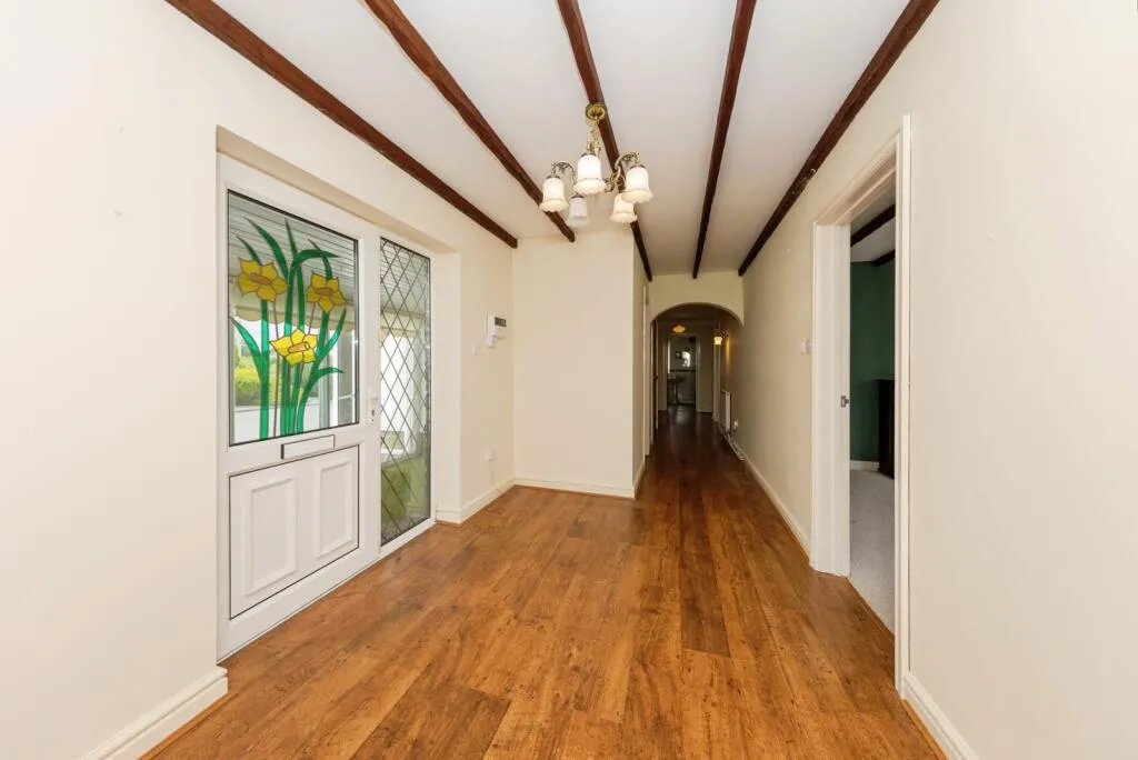 4 bed Detached Bungalow