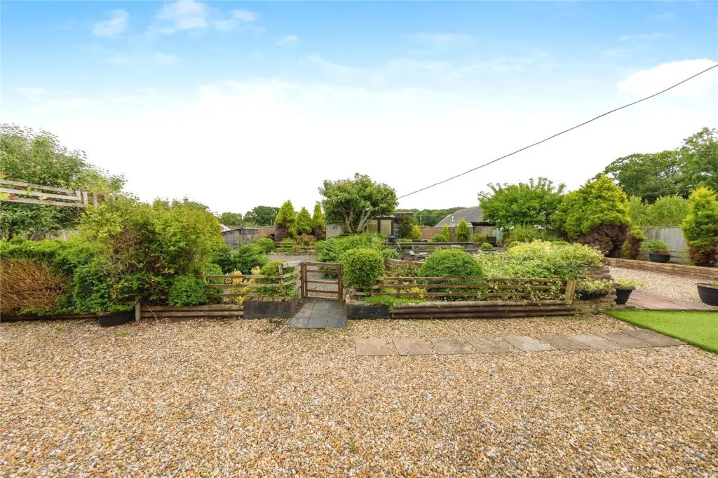 4 bed Detached Bungalow