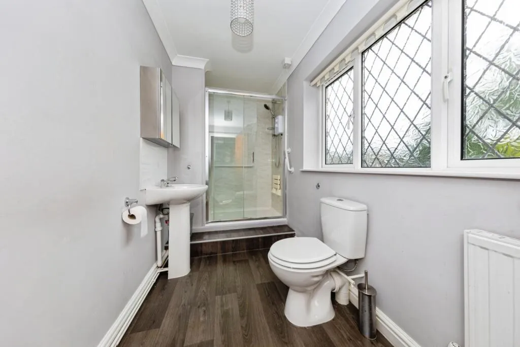 4 bed Detached Bungalow