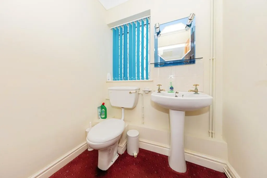 4 bed Detached Bungalow