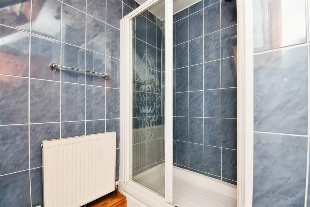 5 bed Detached Bungalow