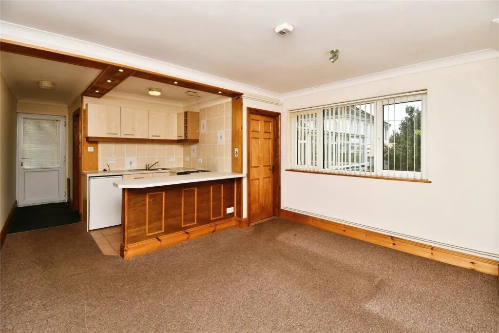 5 bed Detached Bungalow