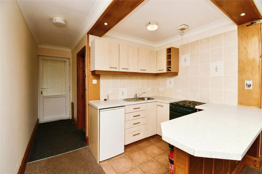 5 bed Detached Bungalow