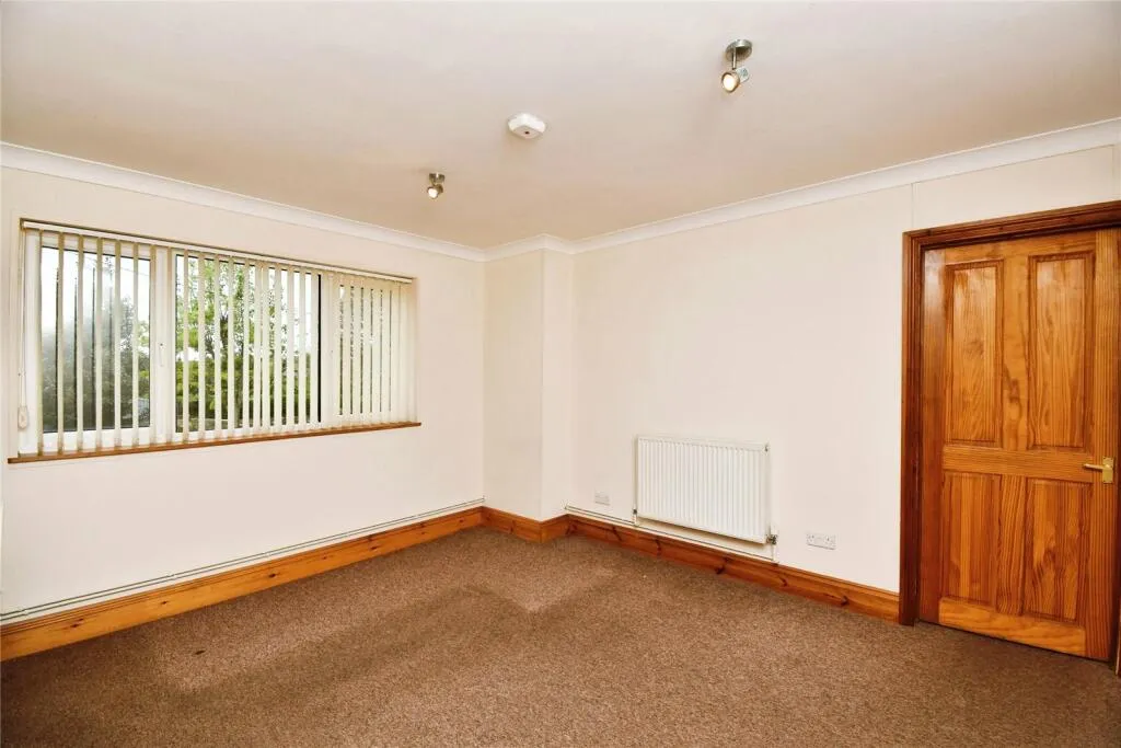 5 bed Detached Bungalow