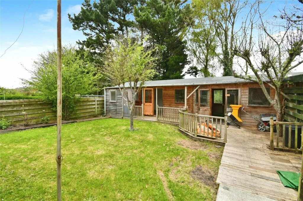 5 bed Detached Bungalow