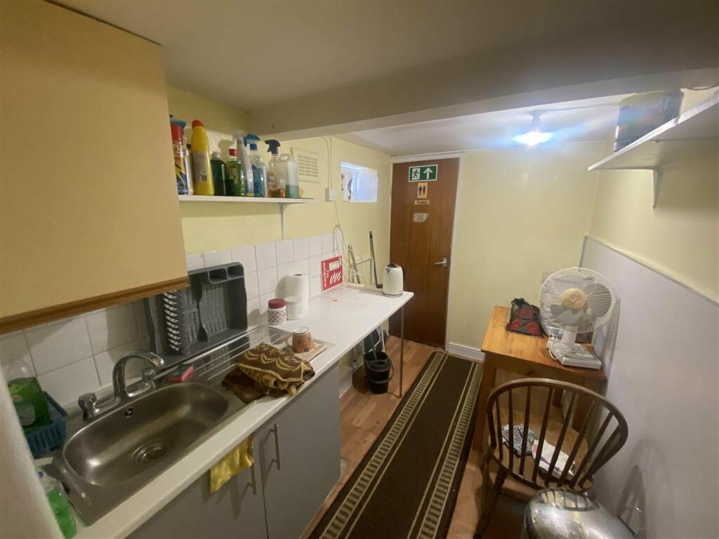 1 bed Commercial Property