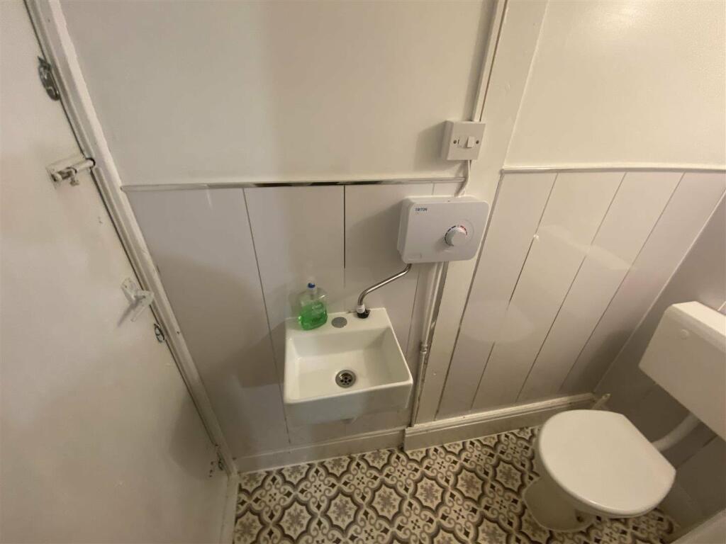 1 bed Commercial Property