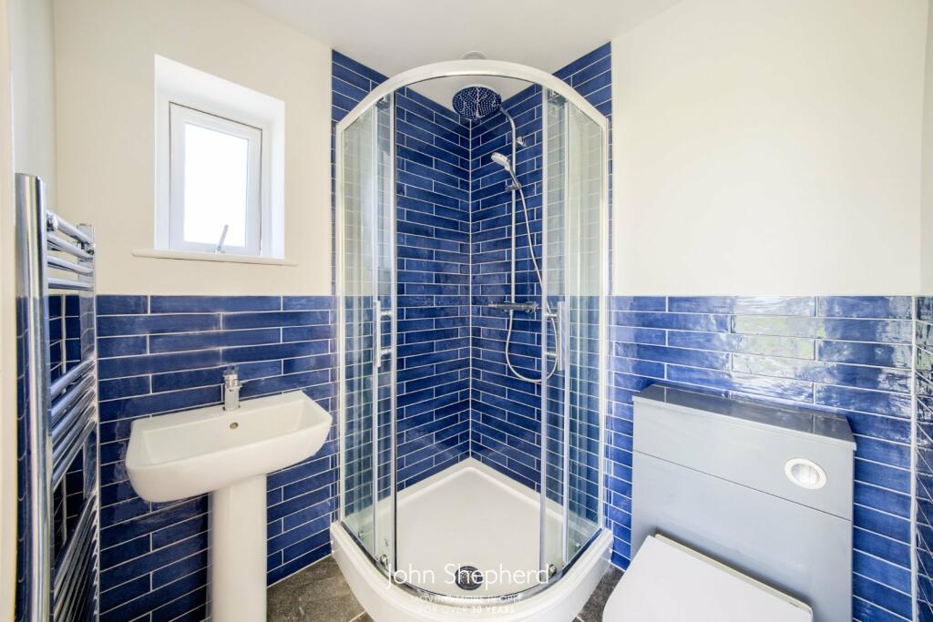 4 bed Detached