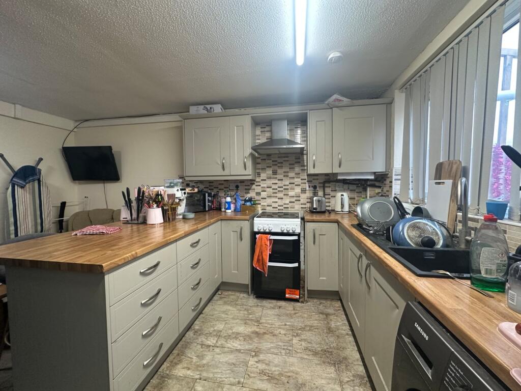 4 bed Town House