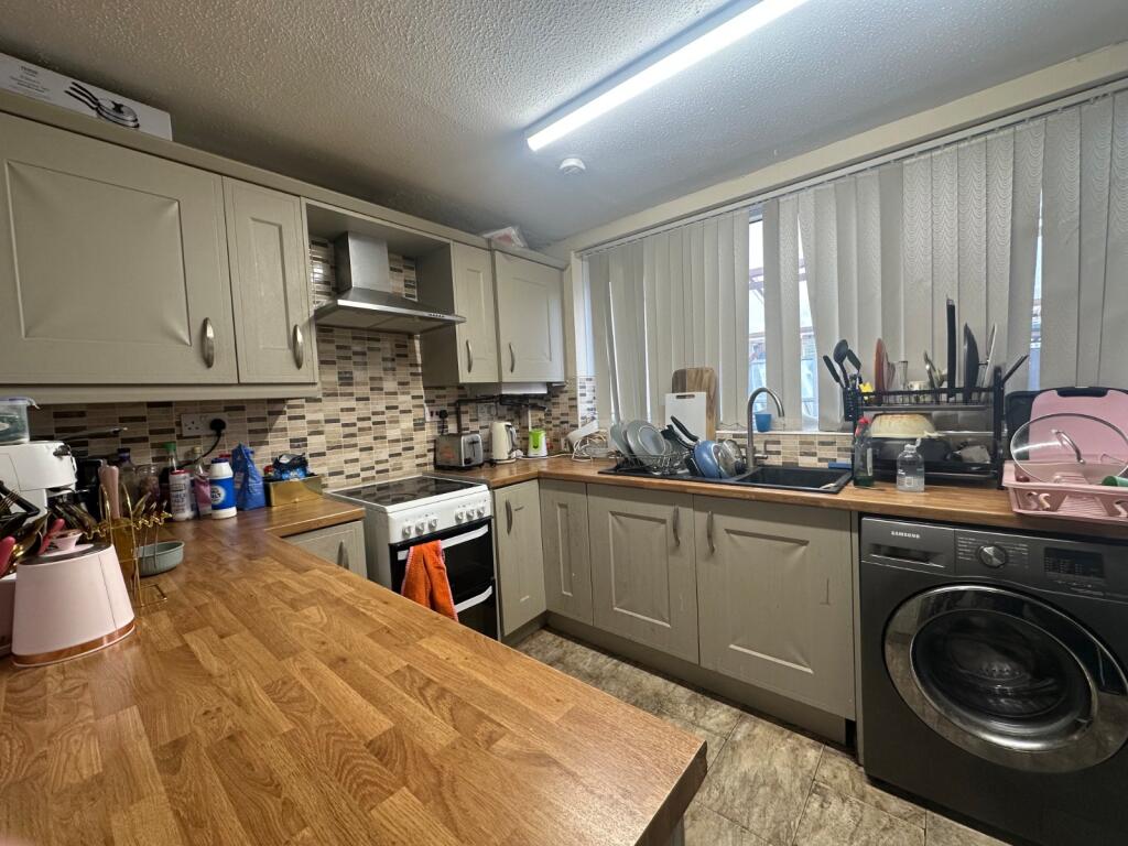 4 bed Town House