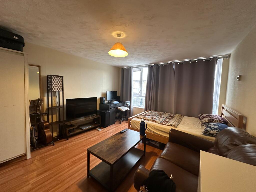 4 bed Town House
