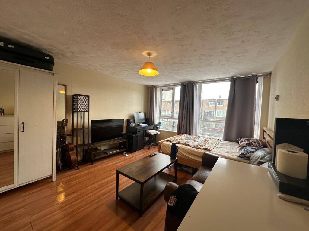 4 bed Town House