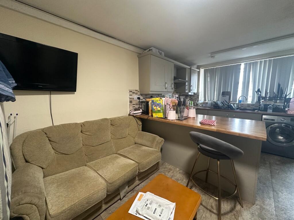 4 bed Town House