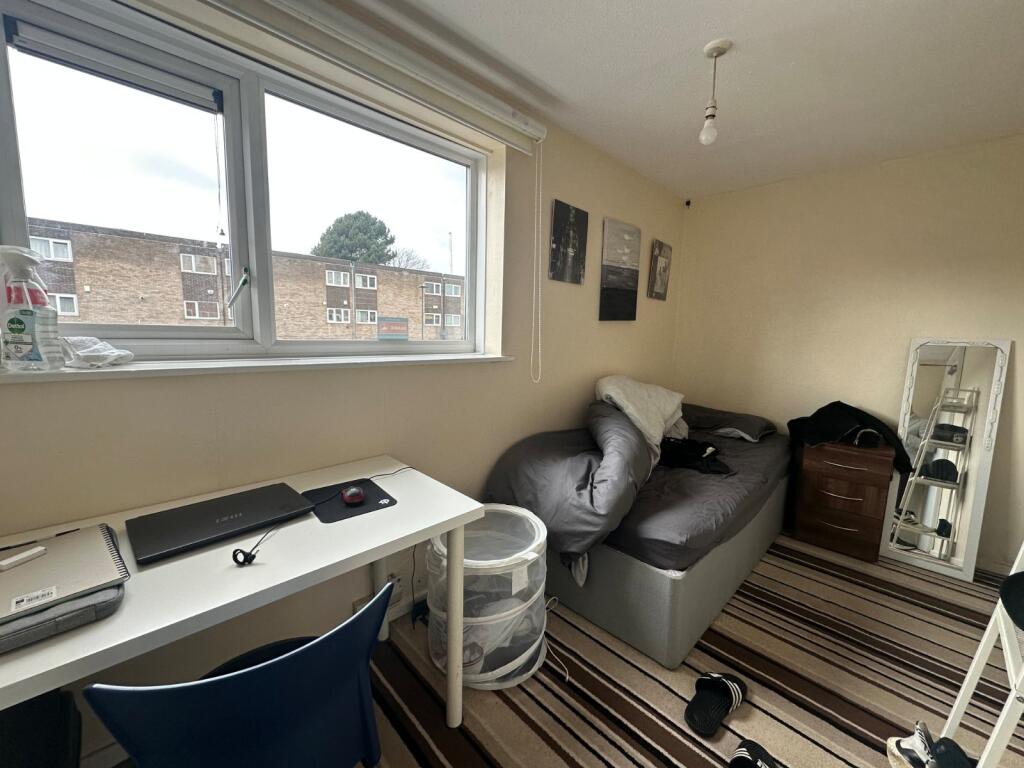 4 bed Town House