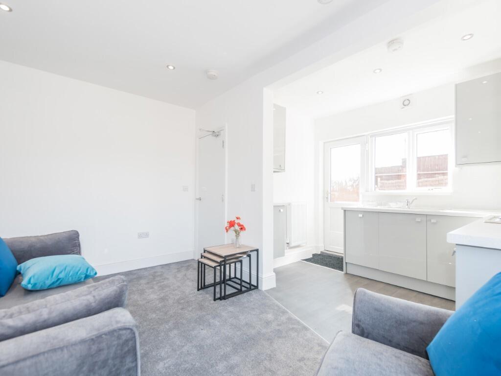 3 bed Semi-Detached