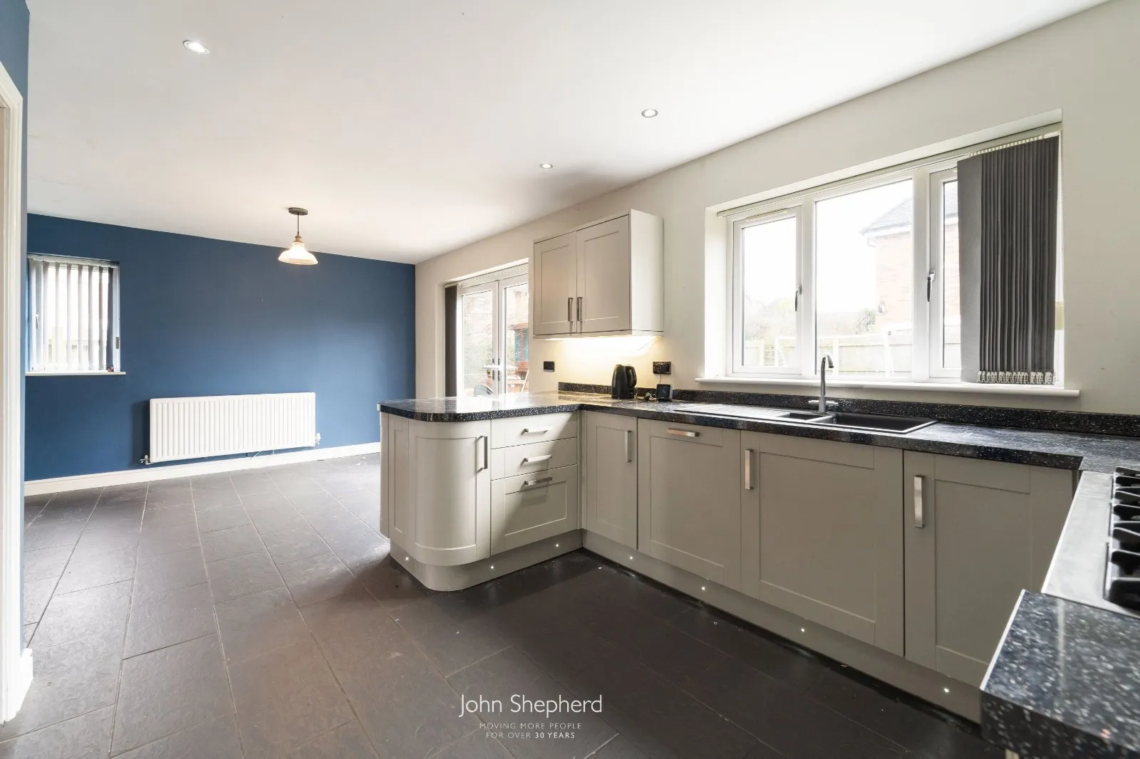 4 bed House