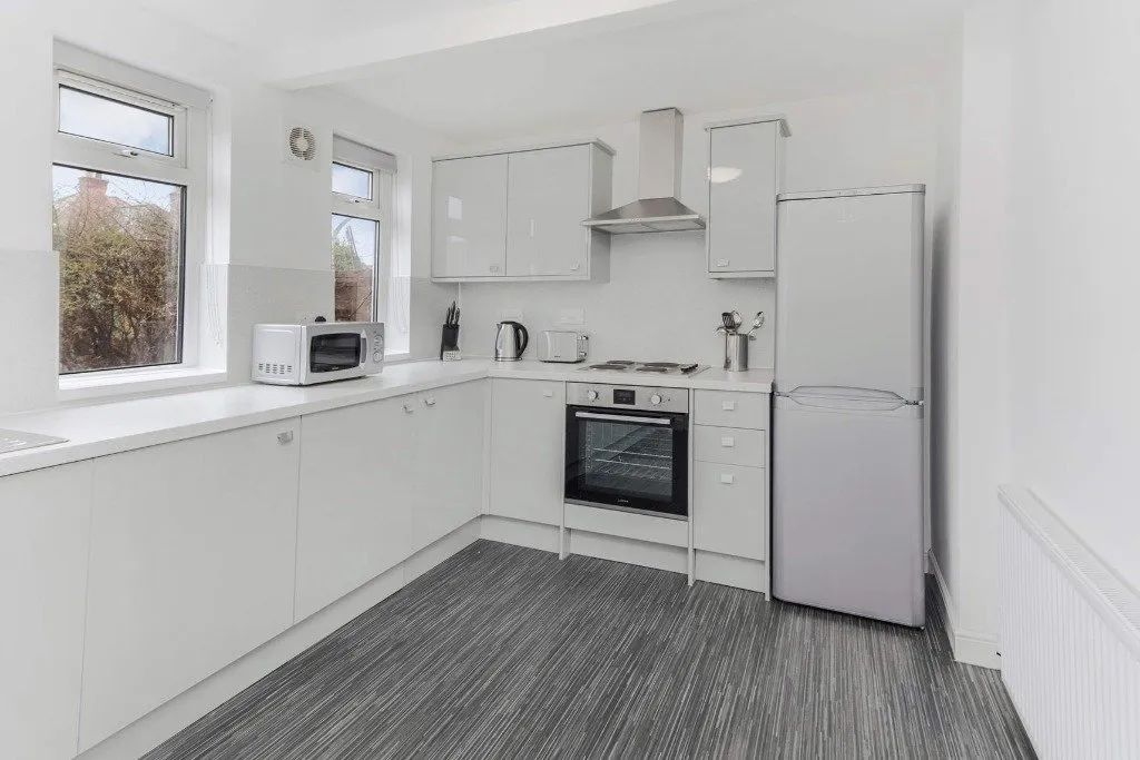 4 bed Semi-Detached