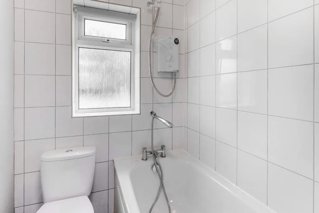 4 bed Semi-Detached
