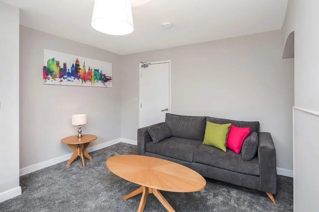 4 bed Semi-Detached