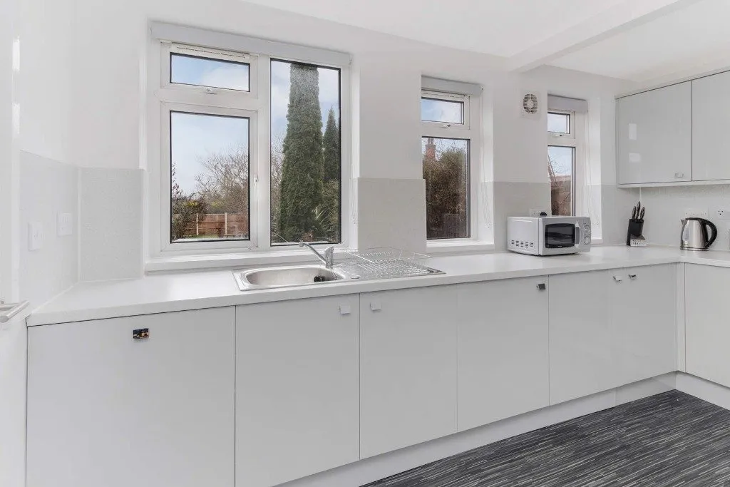 4 bed Semi-Detached